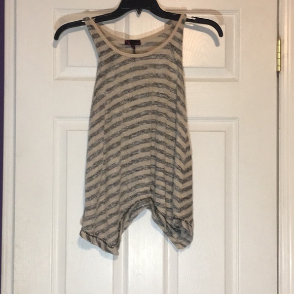 Tops - A barely worn shirt